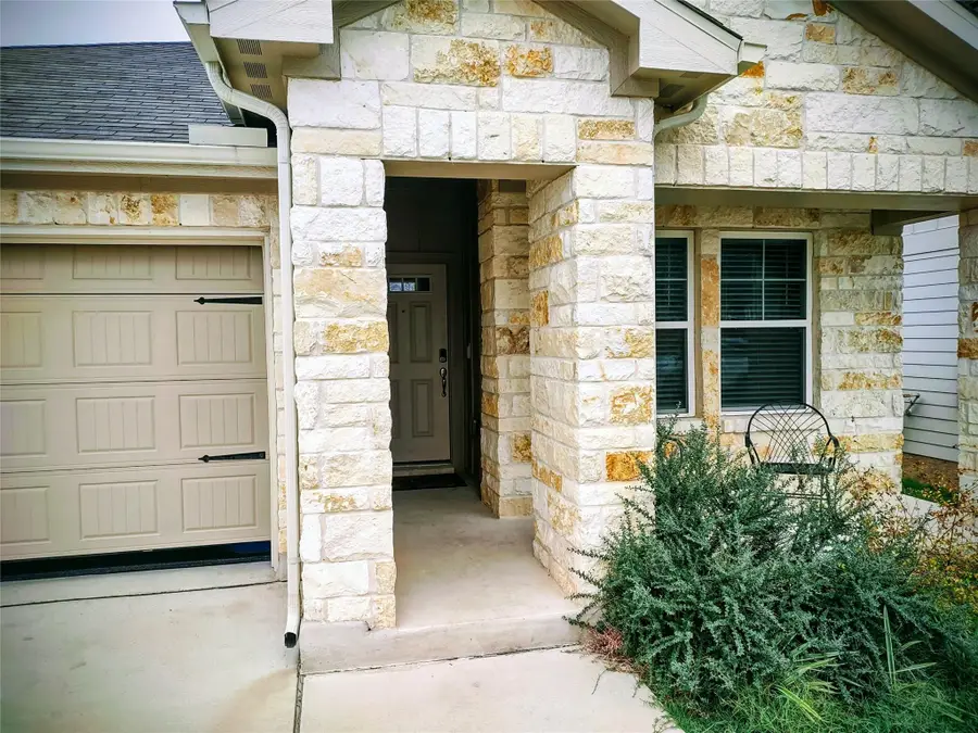 1036 View Dr, Georgetown, TX 78628 - #3