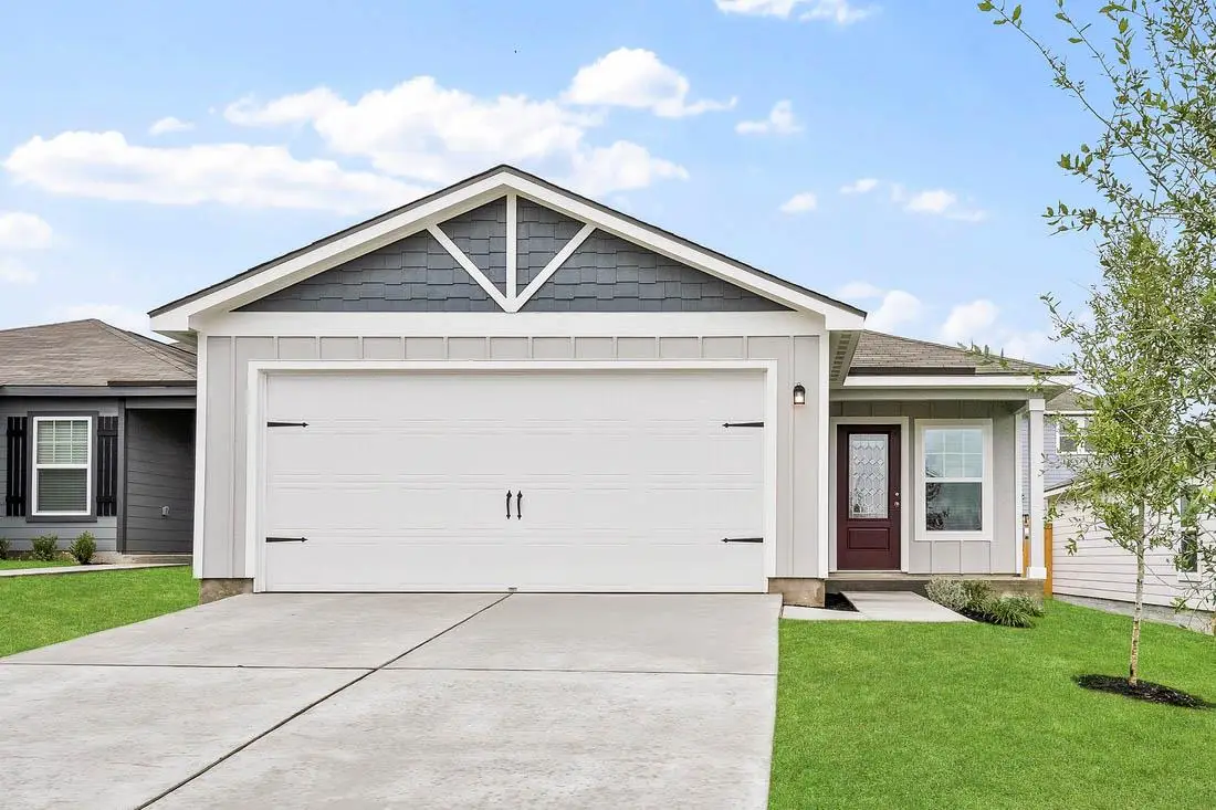 109 Morrison Dr, Jarrell, TX 76537 - Image #1