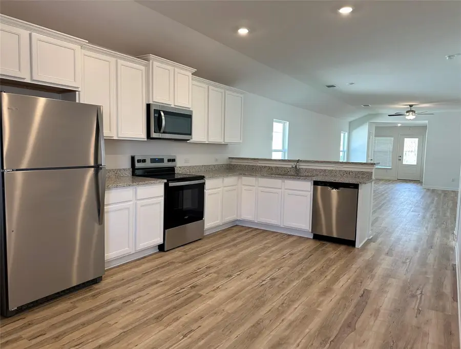 109 Morrison Dr, Jarrell, TX 76537 - Image #3