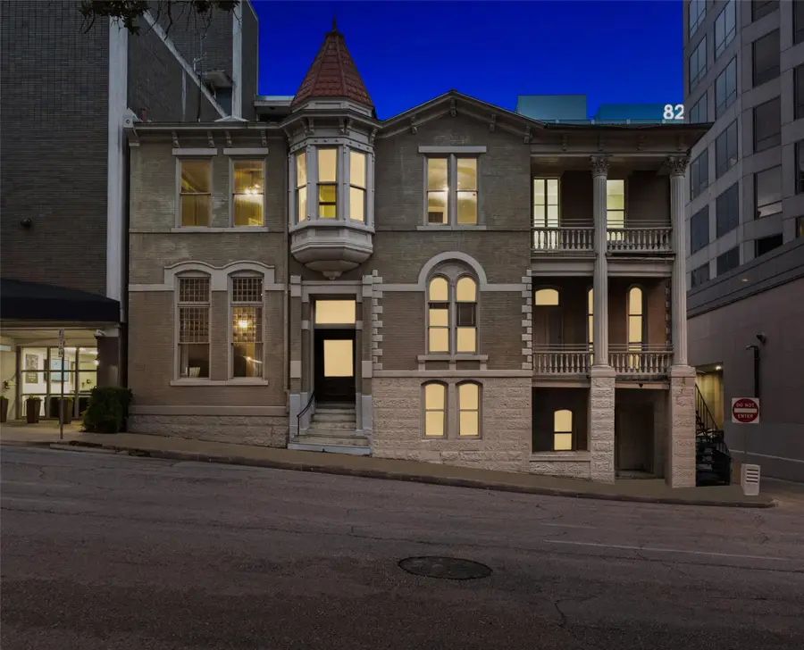 109 E 10th St, Austin, TX 78701 - #2