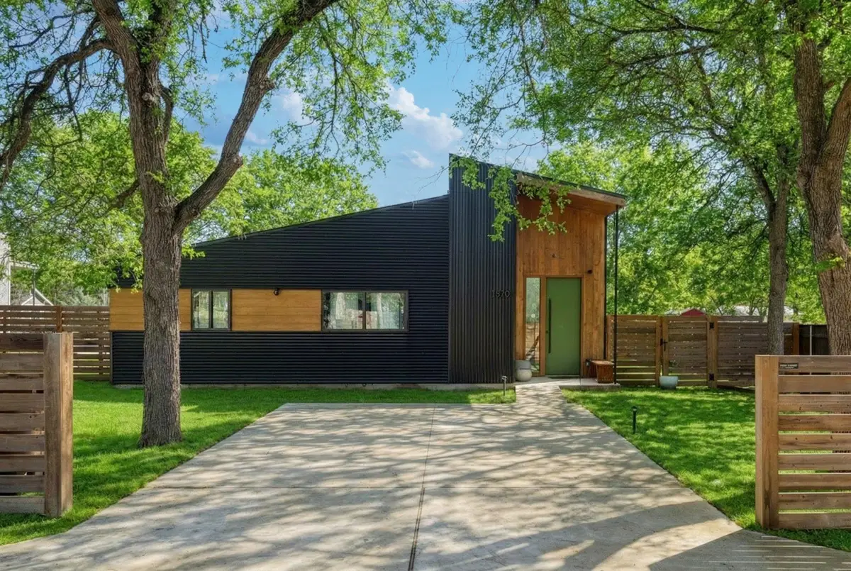 1310 Green St, Lockhart, TX 78644 - #1