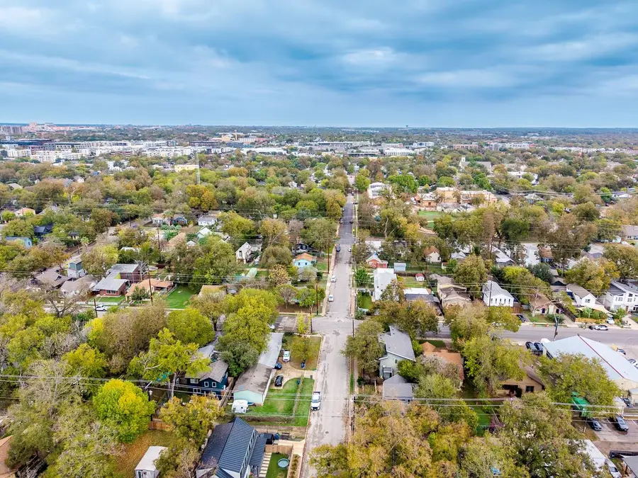 66 Anthony St, Austin, TX 78702 - Image #3