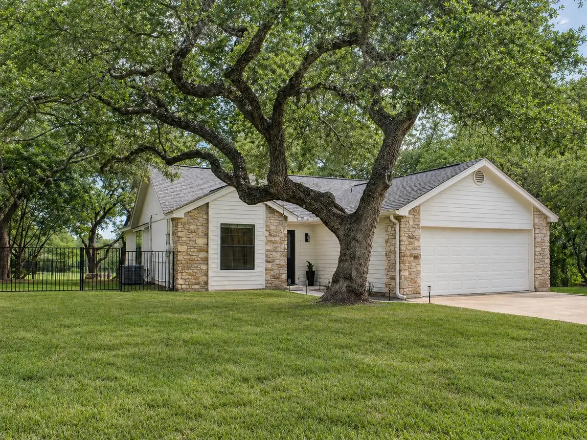34 Pebblebrook Ln, Wimberley, TX 78676 - #1