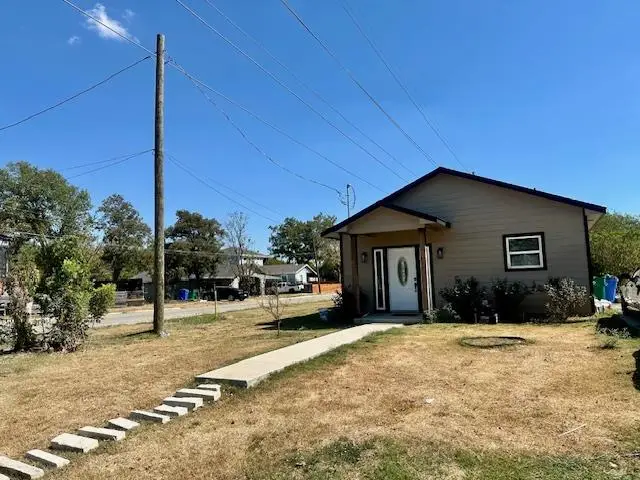 501 Maple St, Taylor, TX 76574 - Image #1