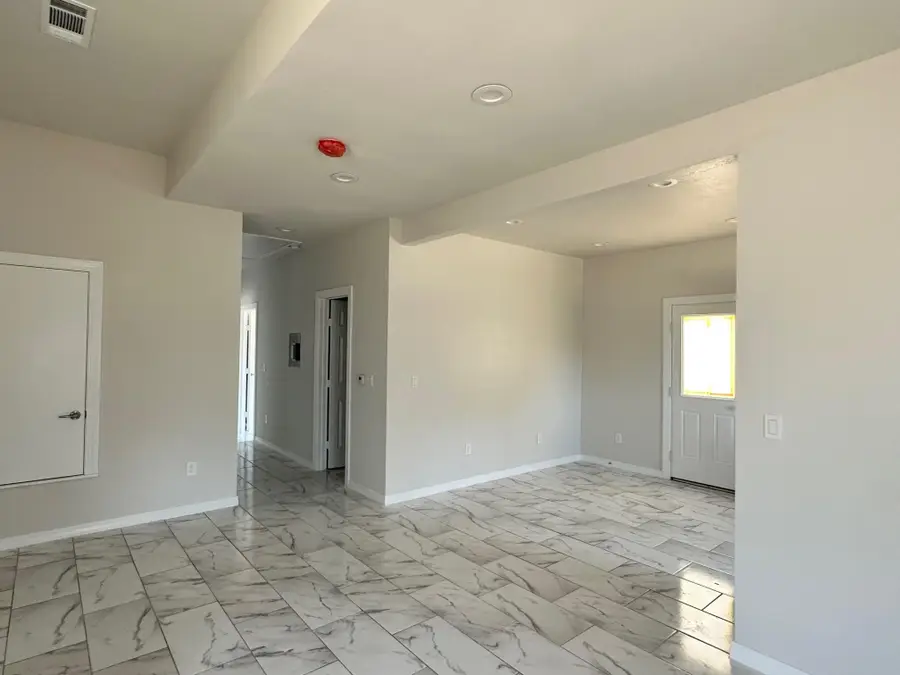 501 Maple St, Taylor, TX 76574 - Image #3