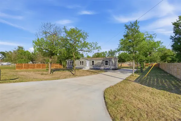 284 Gato Rd, Cedar Creek, TX 78612