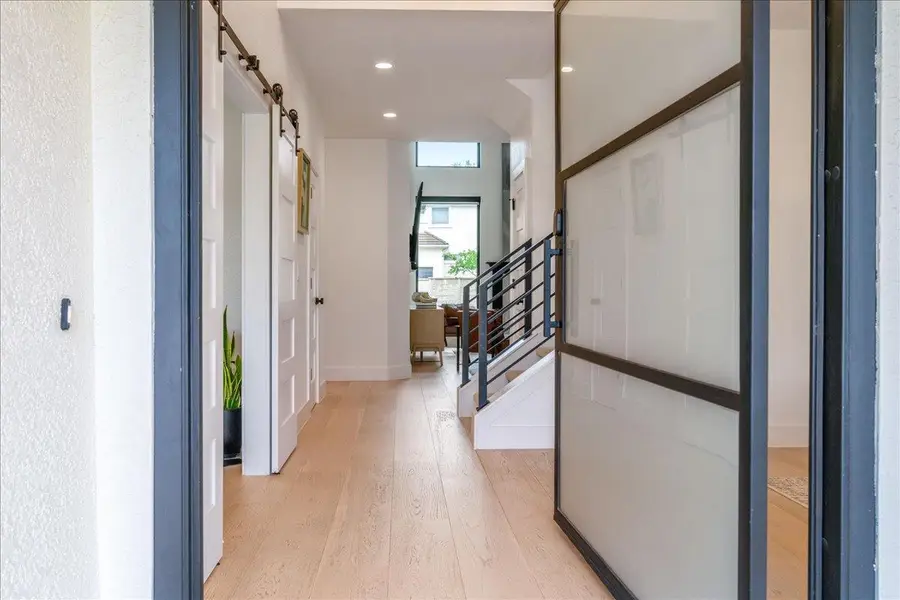 28 Lost Meadow Trl, The Hills, TX 78738 - #2