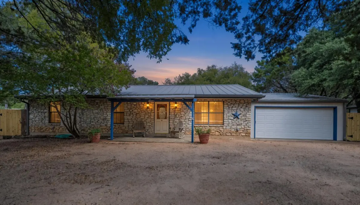 15 Las Flores Dr, Wimberley, TX 78676 - #1