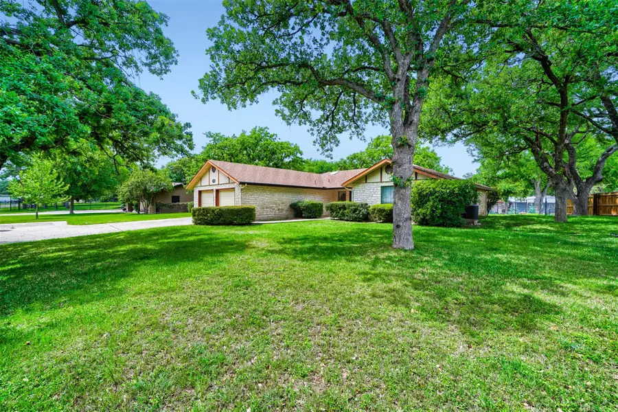 1406 Highland Dr, Marble Falls, TX 78654 - #3