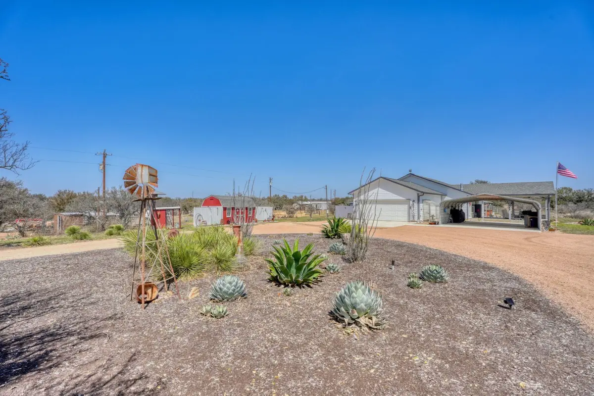 202 Rio Llano Dr W, Llano, TX 78643 - #1