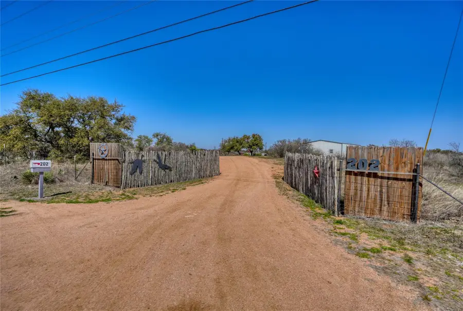 202 Rio Llano Dr W, Llano, TX 78643 - #3