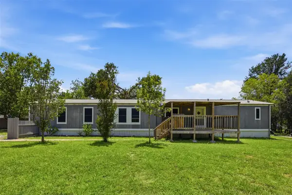 135 Side Saddle Dr, Cedar Creek, TX 78612