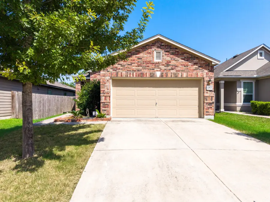 13521 Abraham Lincoln St, Manor, TX 78653 - #2
