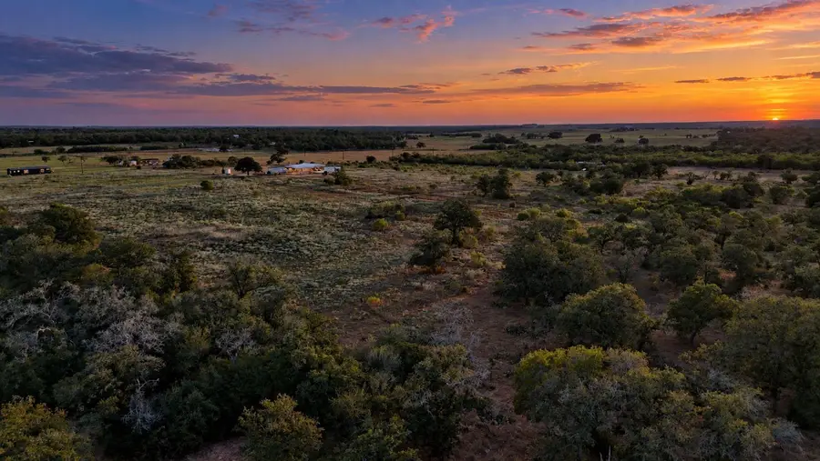 859 Lakey Rd, Nixon, TX 78140 - #2