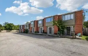 1221 W Hopkins St #2, San Marcos, TX 78666 - #1