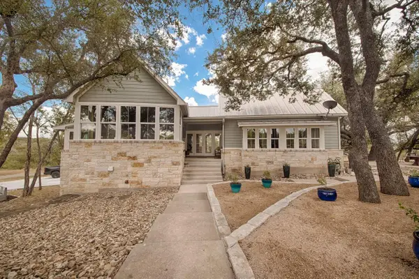 348 Chimney Cove Dr, Marble Falls, TX 78654