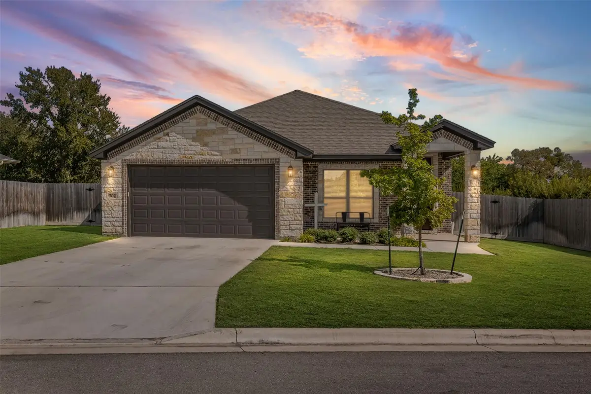 707 Eagle Pass Dr, Salado, TX 76571 - #1