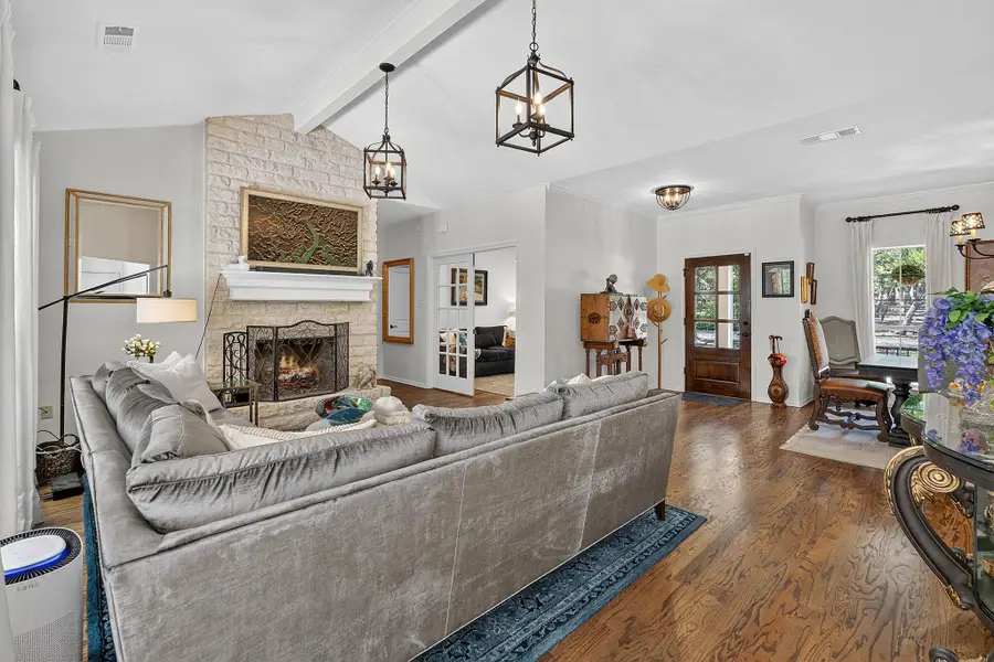 262 E Ridgewood Rd, Georgetown, TX 78633 - #3