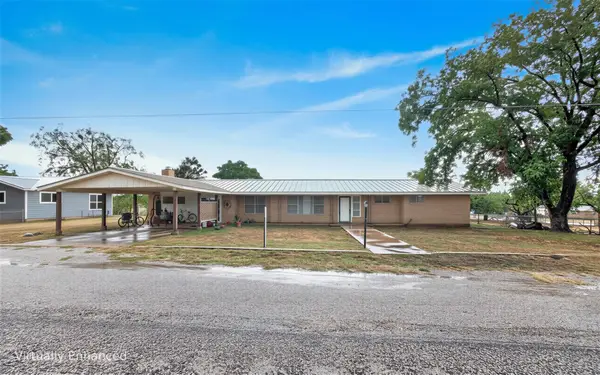 1205 W Haynie St, Llano, TX 78643