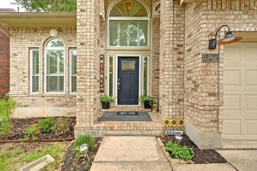 1212 Cardinal Ln, Round Rock, TX 78681 - Image #2