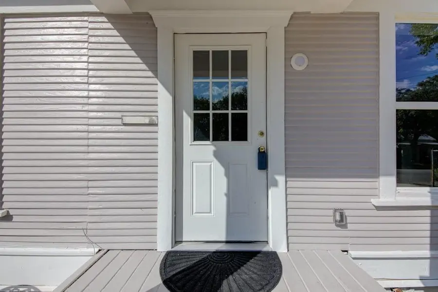 743 S Blanco St S, Lockhart, TX 78644 - Image #3