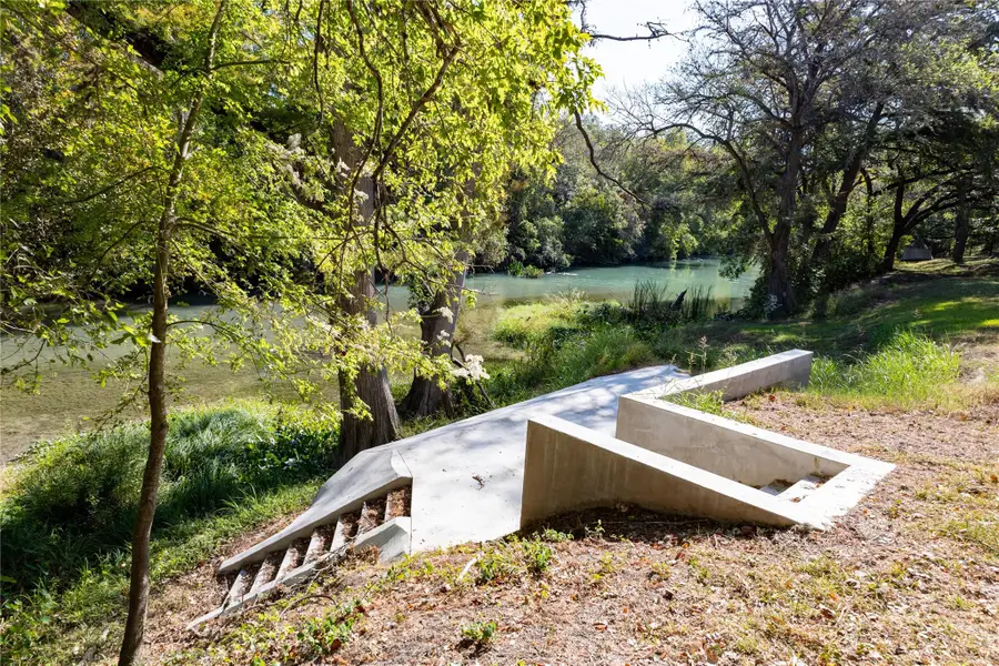 314 Red Bird Ln, Kingsbury, TX 78638 - #2