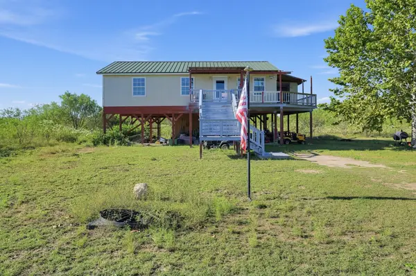 1203 Enchanted River Dr Dr, Bandera, TX 78003