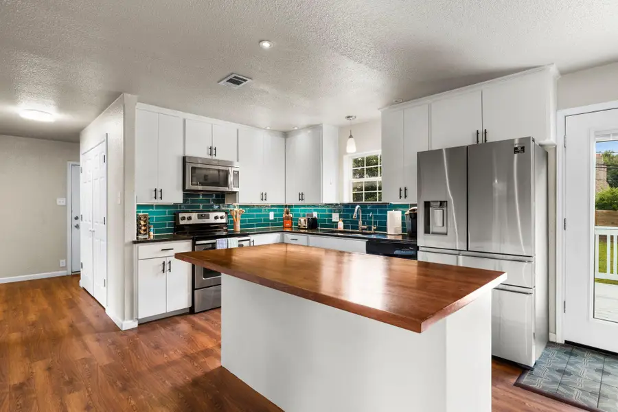 8601 Putnam Dr, Austin, TX 78757 - Image #2