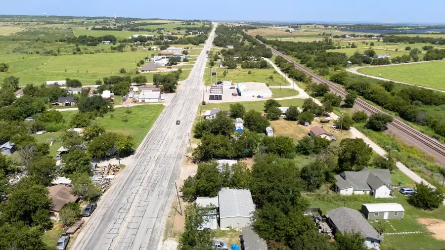 508 W Mesquite Ave, Rogers, TX 76569 - #3