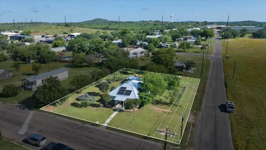209 E Houston St, Llano, TX 78643 - #2