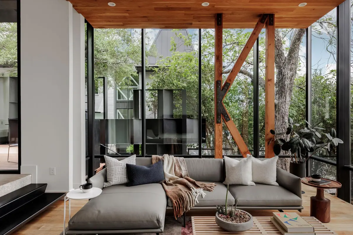 2700 E 12th St, Austin, TX 78702 - #1