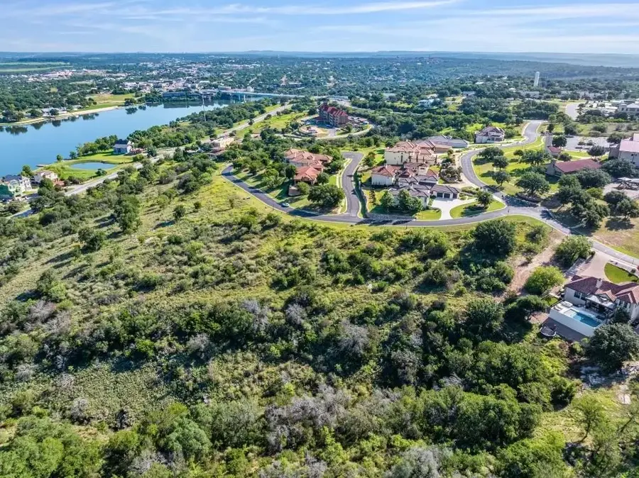 902 Esperanza Dr, Marble Falls, TX 78654 - #2