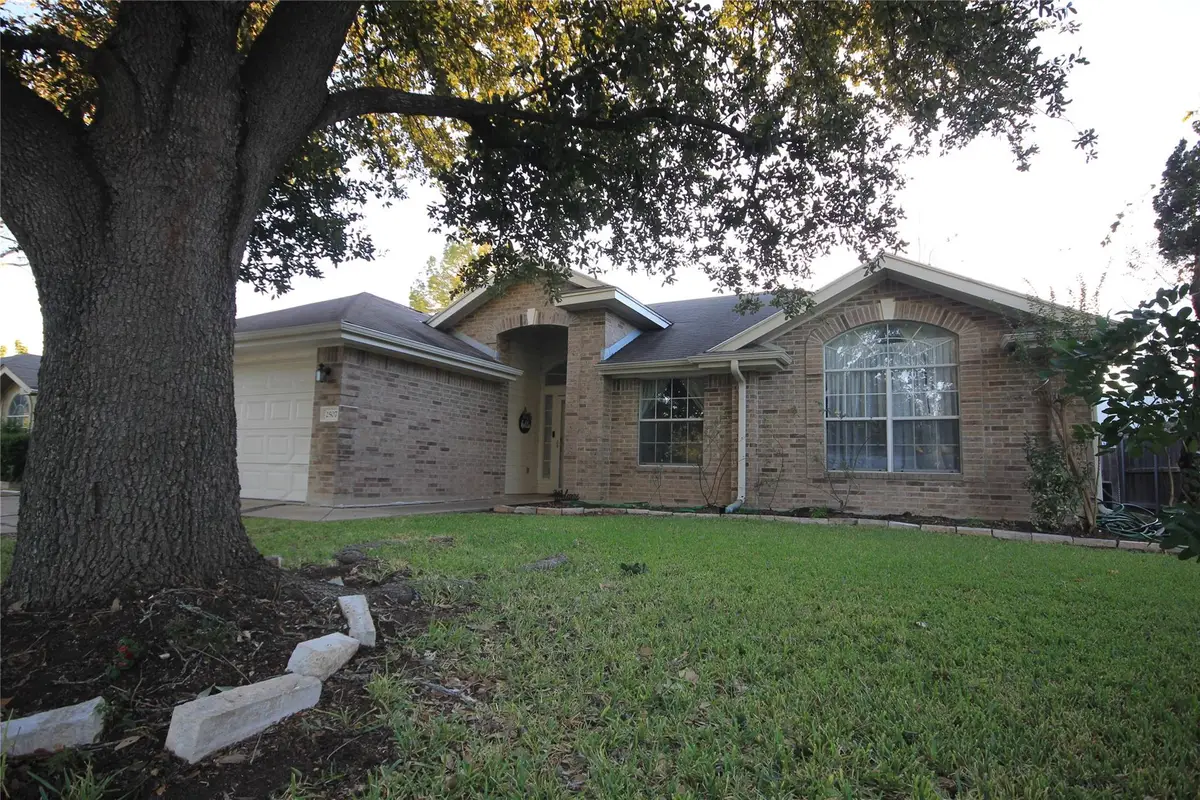 2507 Northlawn Dr, Taylor, TX 76574 - Image #1