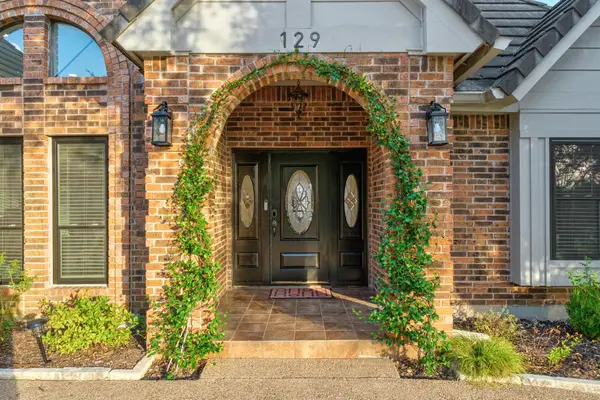 129 Crest View Dr, Lakeway, TX 78734