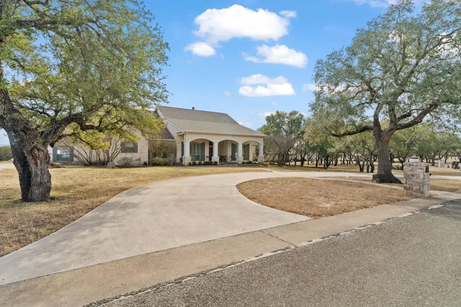 203 Circle Oaks Dr, Burnet, TX 78611 - #2