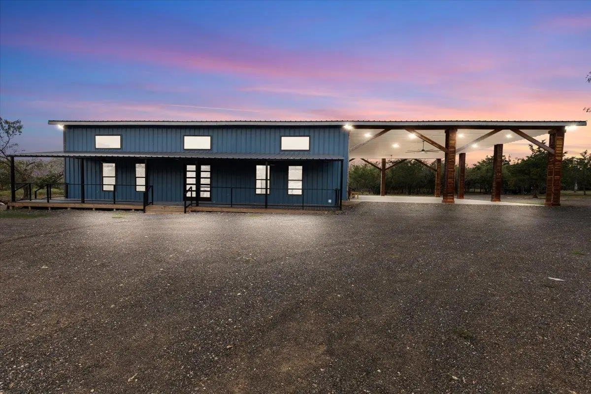 4926 W Old Lockhart Rd, Muldoon, TX 78949 - Image #1