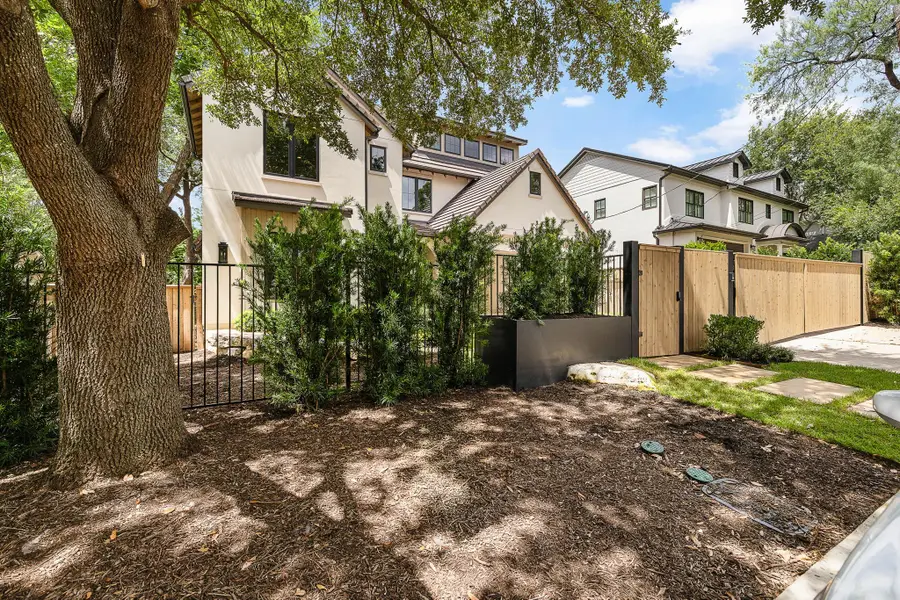2705 Warren St, Austin, TX 78703 - #3