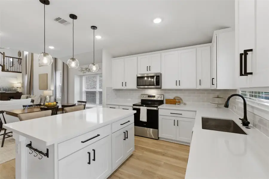 607 Windbrook Dr, Georgetown, TX 78628 - #3