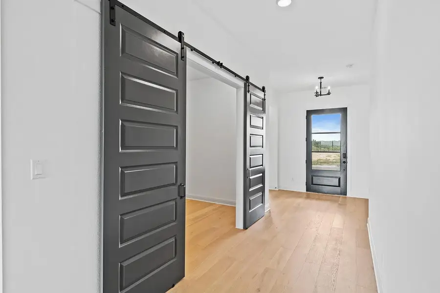 201 Shadow Dr, Liberty Hill, TX 78642 - Image #2