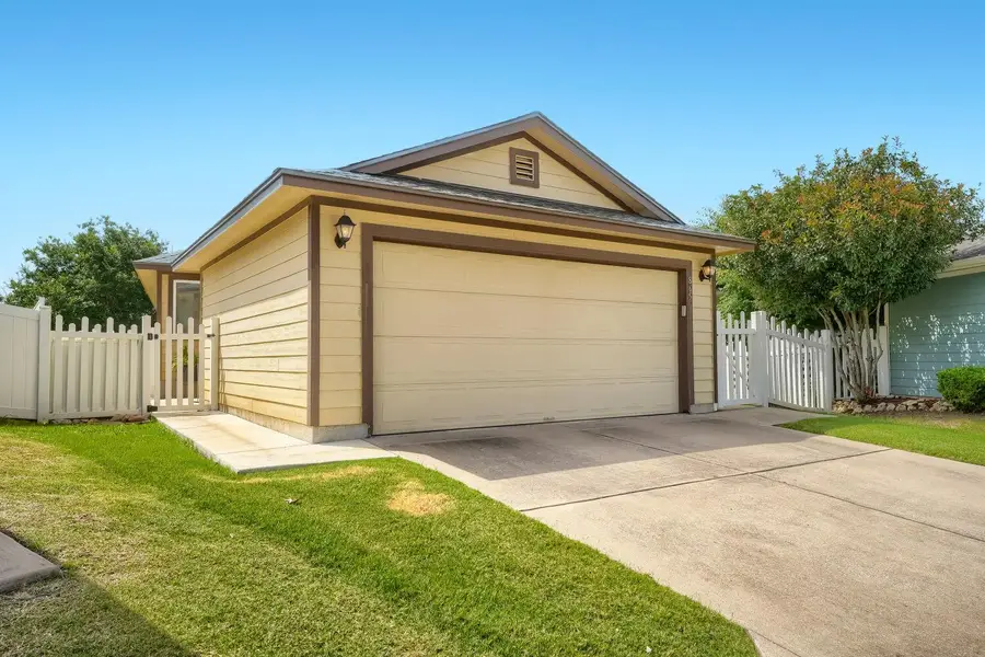 865 Heritage Springs Trl, Round Rock, TX 78664 - #3