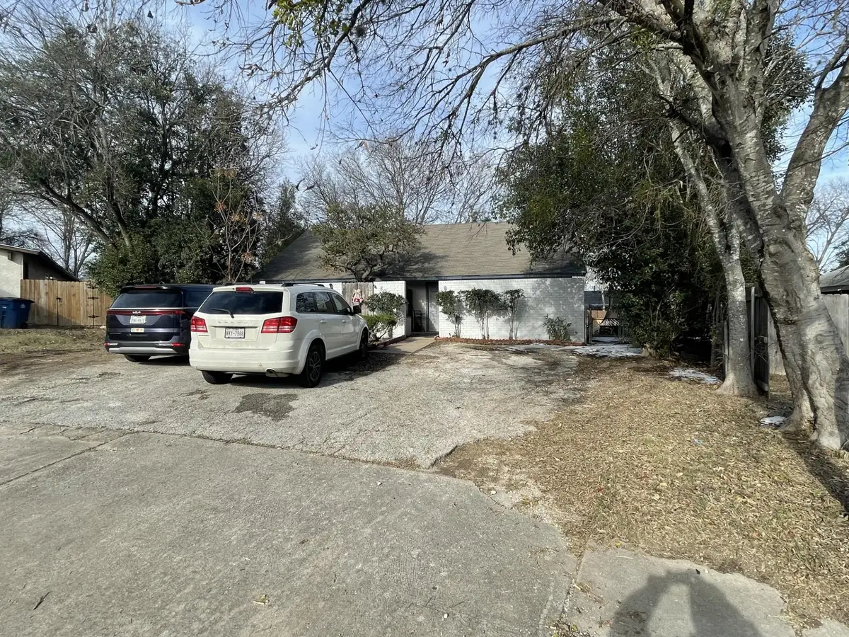 806 Plumpton Dr #A, Austin, TX 78745 - #1