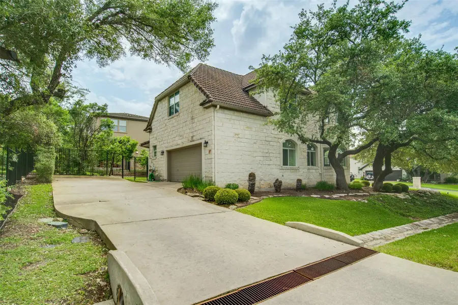 18 Glenway Dr, The Hills, TX 78738 - #3