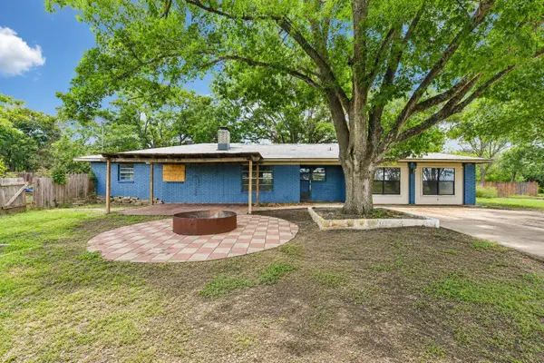 1111 Silent Valley Rd, Lockhart, TX 78644