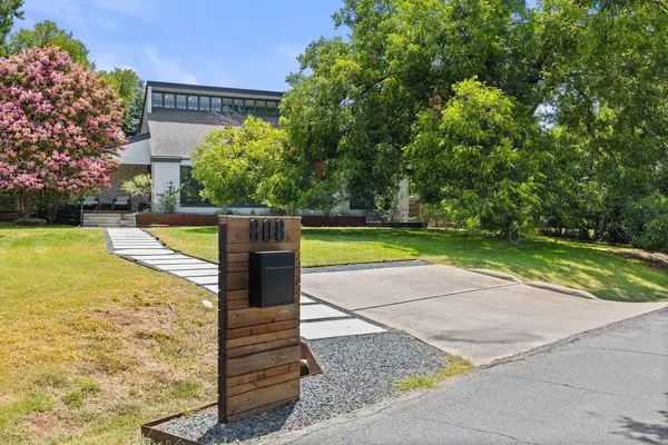 808 Vanguard St, Lakeway, TX 78734