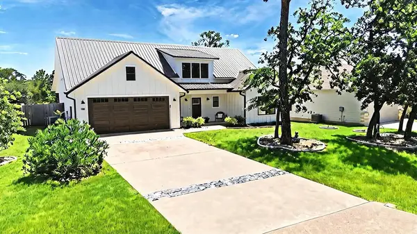 329 Kaanapali Ln, Bastrop, TX 78602