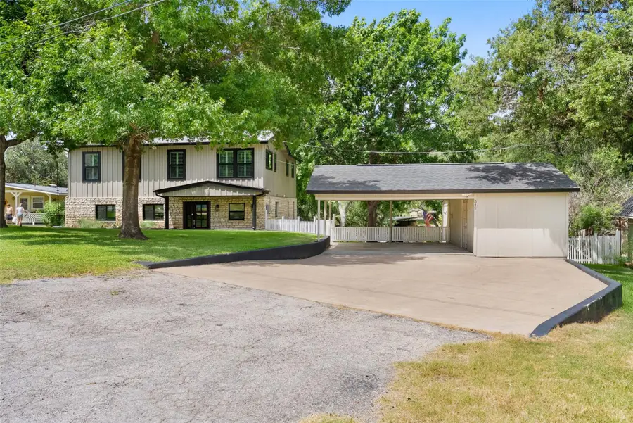 312 Mountain View Vw, Llano, TX 78643 - #2
