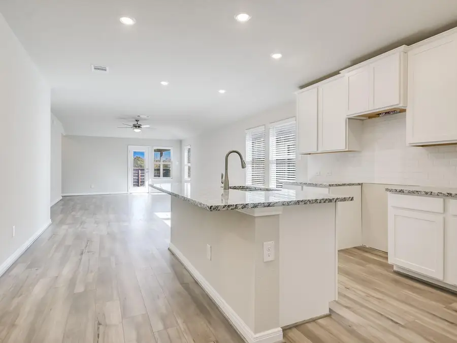 129 Holmby Dr, Hutto, TX 78634 - #3