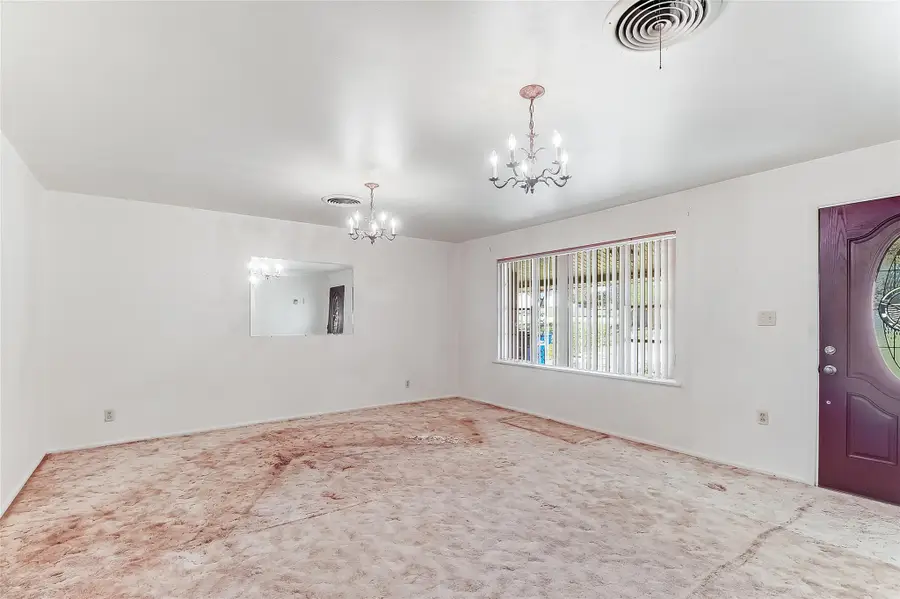 1012 N Water St, Burnet, TX 78611 - Image #3