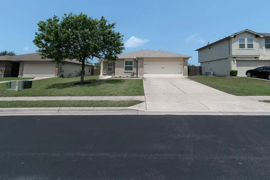 112 Hawkins Ct, Hutto, TX 78634 - #2