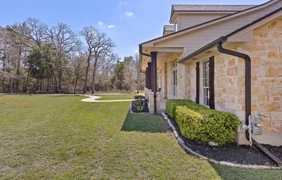 142 Carriage Ct, Bastrop, TX 78602 - #3